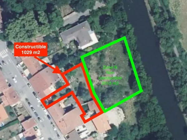 Terrain constructible idéale pour y construire une maison d'exception.