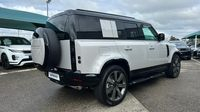 Land-Rover Defender 110 2.0 P300e PHEV X-Dynamic HSE — photo 5