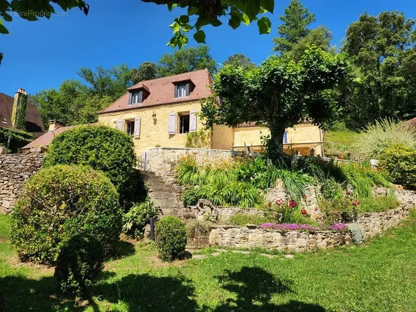 À 8km à l'est de Sarlat - Périgord Noir