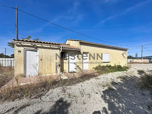 EXCLUSIVITE - LAPALUD - DEPENDANCE A VENDRE AVEC GARAGE SUR GRAND TERRAIN CONSTRUCTIBLE