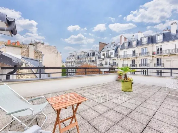 Atelier d'artiste avec terrasses