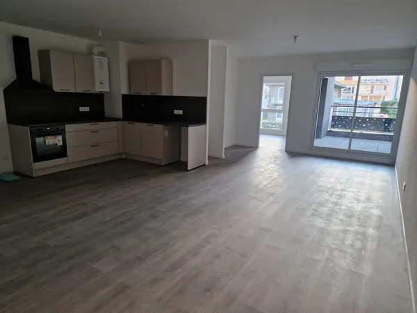 TRES BEL APPARTEMENT DANS UNE RESIDENCE NEUVE A CLOUANGE