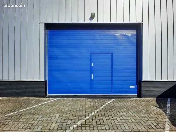Entrepôts de 800 m² à 1600 m² Vaulx-en-Velin