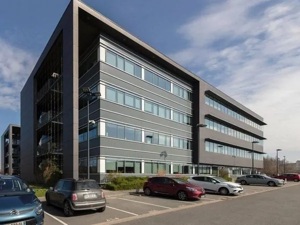 Bureau 299 m²