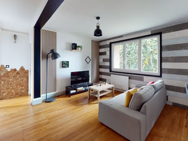Appartement 4 pièces 10 m²