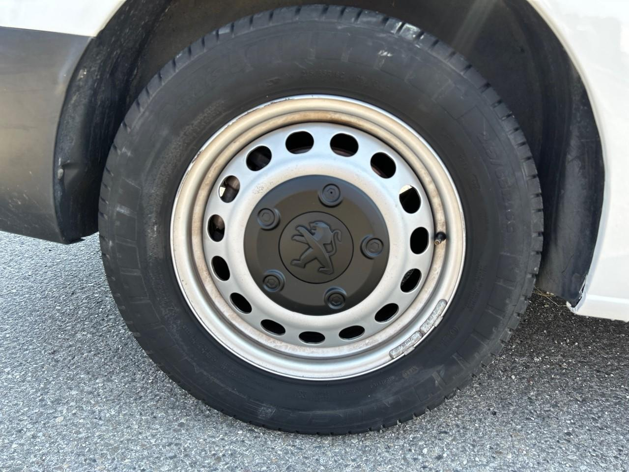 Peugeot Expert standard 2.0 bluehdi 180ch s&s asphalt eat8 — photo 11
