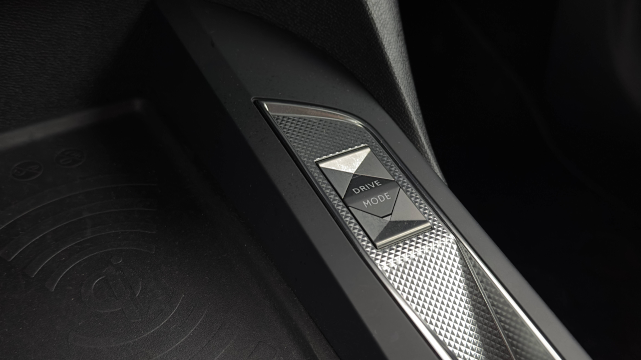 DS 3 Hybride 136 e-DCT6 — photo 25
