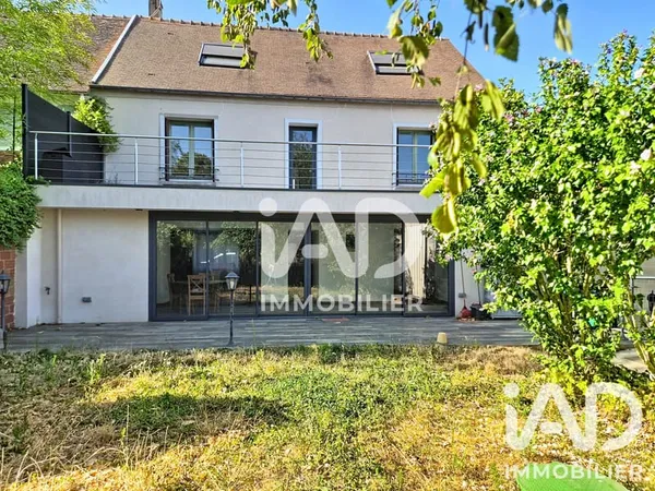 Maison 6 pièces 211 m²