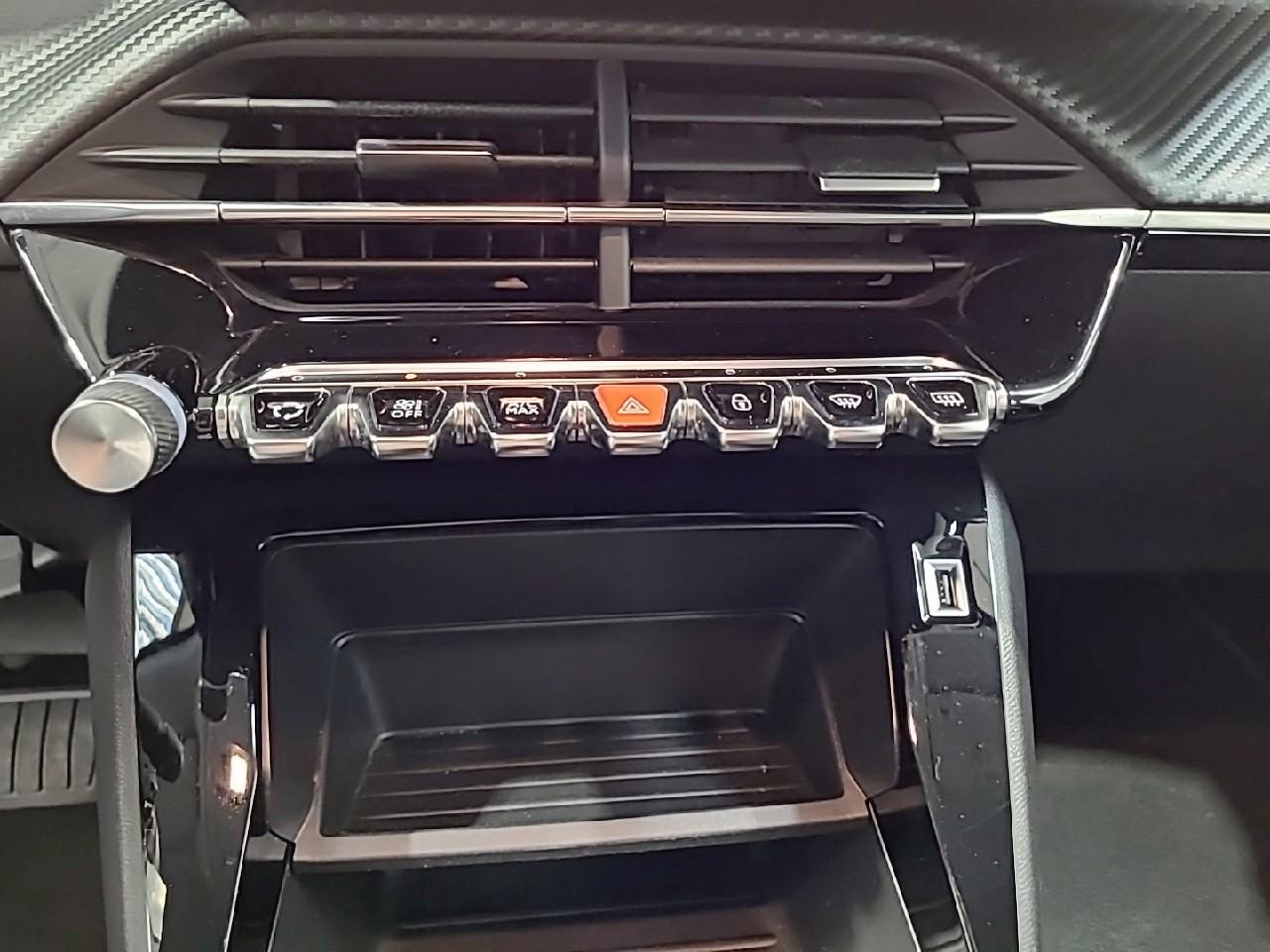 Peugeot 2008 puretech 130 s&s eat8 style — photo 24