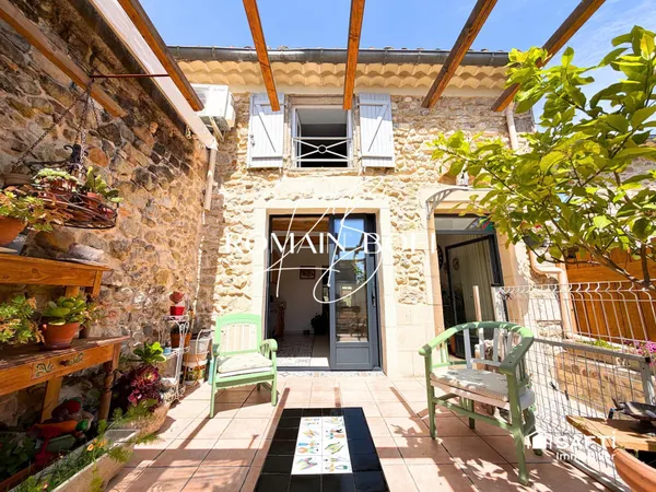 Maison 4 pièces de 136m2 avec cour et terrasse