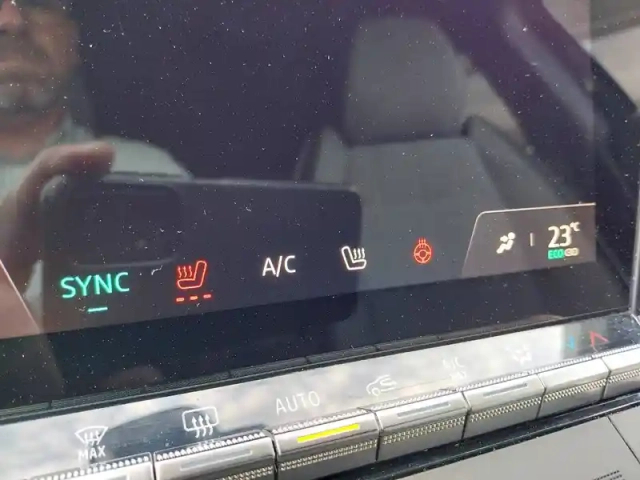 Renault Megane e-tech ev60 220 ch optimum charge — photo 19