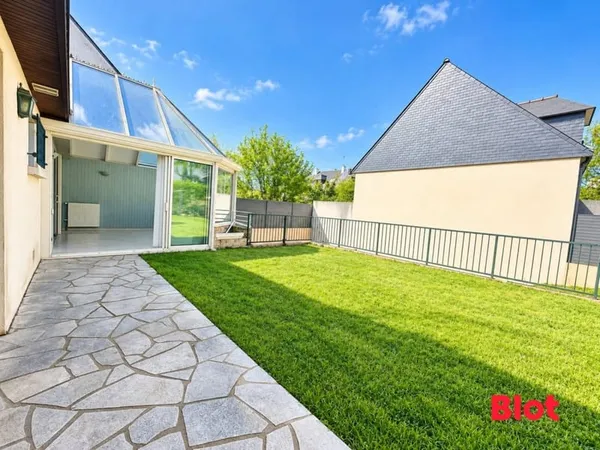 A VENDRE EN EXCLUSIVITE BLOT - RENNES QUARTIER POTERIE - RUE DE VERN - AVEC CHAMBRE AU RDC