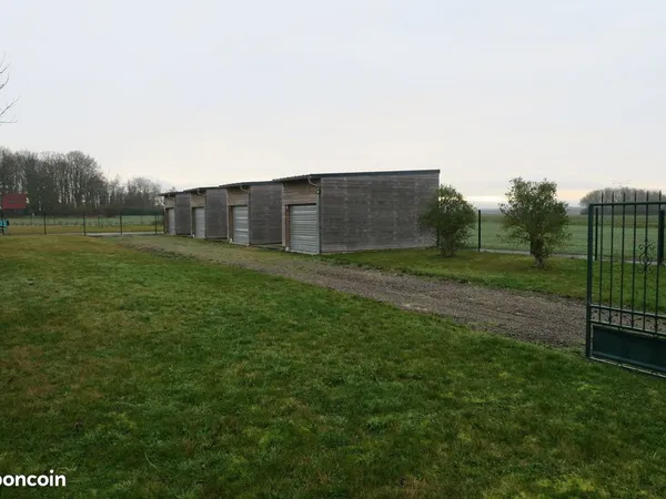Parking/box 700 m² Bréval