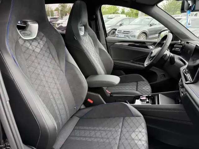 Volkswagen Tiguan 1.5 ehybrid 272ch dsg6 — photo 19