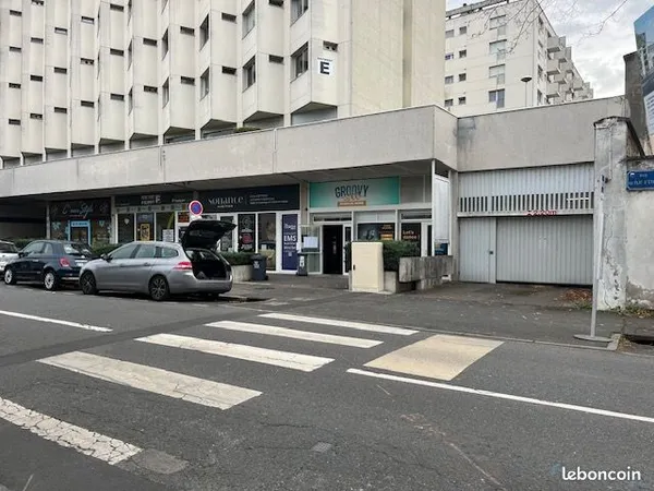 Place de parking place rabelais