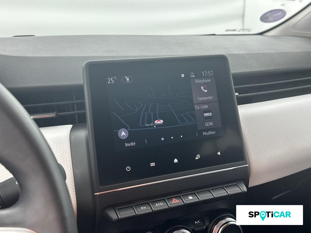 Renault Clio 1.6 e-tech hybride 145ch evolution — photo 13
