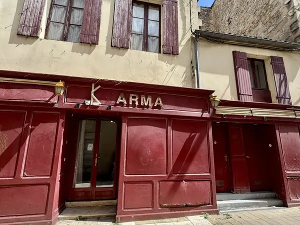 Local commercial 5 pièces 166 m²
