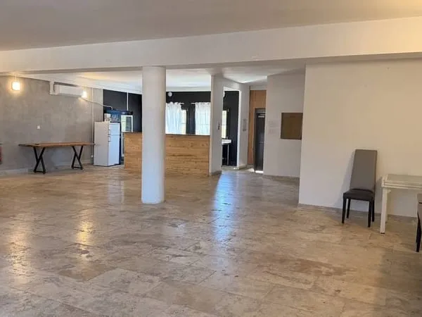 Local d'activité 140 m²