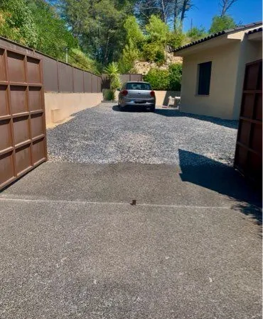 Parking privé sécurisé à louer - Week-end, semaine, mois - Draguignan