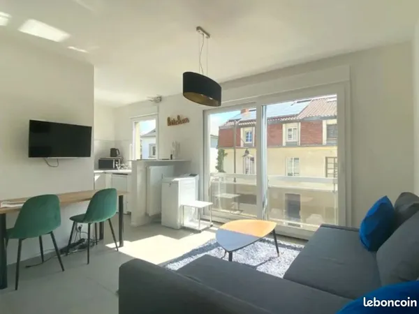 Studio meublé entièrement rénové - 25 m² - Rennes Sainte-Anne