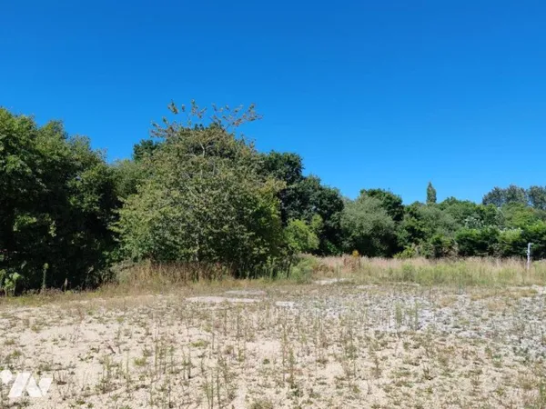 Terrain 935 m²