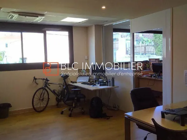 Bureau 49 m²