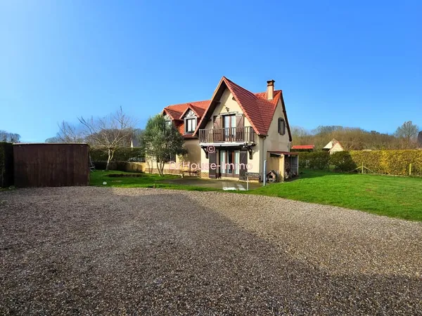 Maison familiale 5 chambres - Vie de plain-pied - Sous-sol complet - Jardin clos