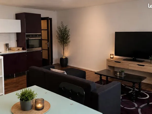 T2 meublé 60 m² - Hypercentre Lons-le-Saunier - Calme & tout confort