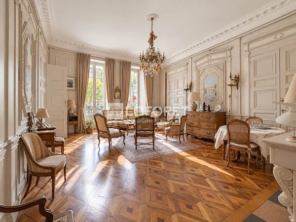 Appartement 5 pièces 203 m²