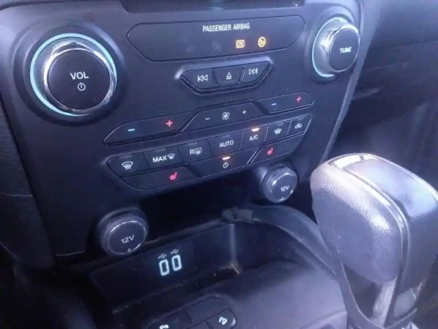 Ford Ranger 3.2 tdci 200ch super cab wildtrak bva6 — photo 15