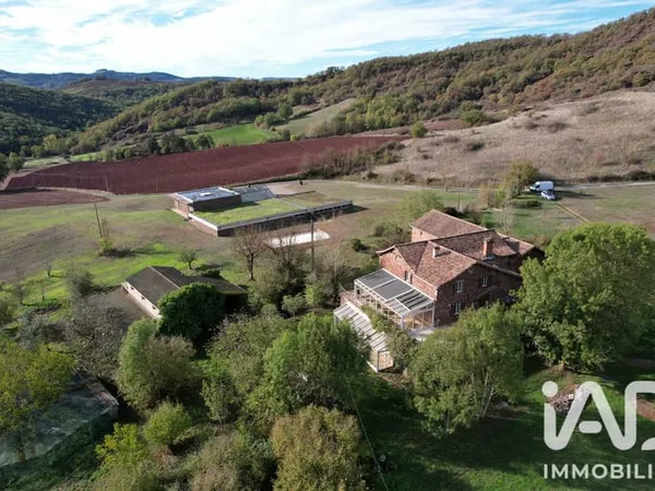 Maison 15 pièces 1252 m²