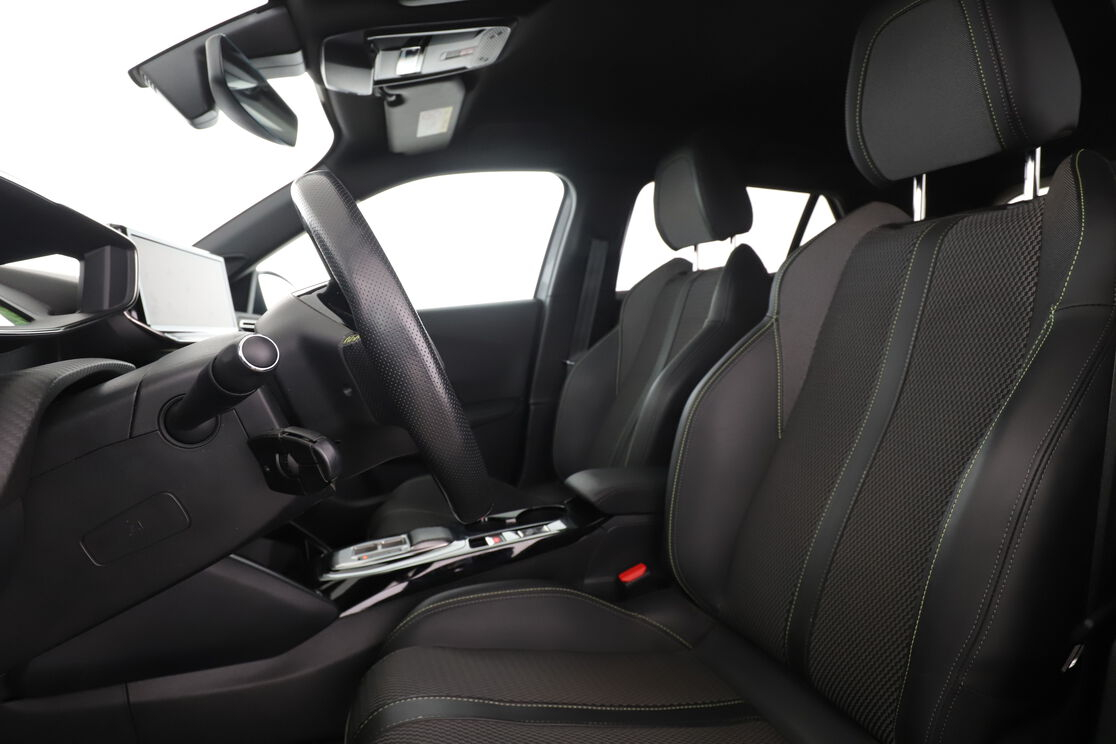 Peugeot 2008 Electrique GT 54 kWh — photo 9