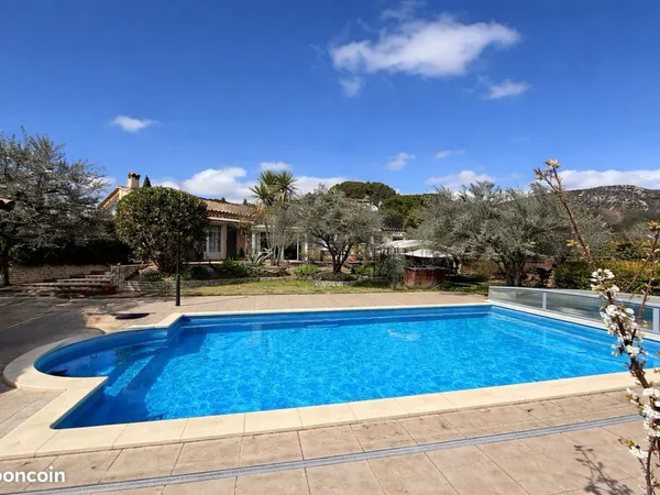 Villa 7 pièces 150 m²