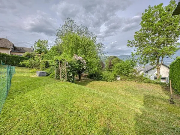 Terrain 571 m²
