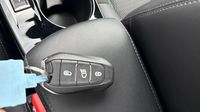 Peugeot 2008 1.2 PureTech 130ch S&S GT EAT8 — photo 16