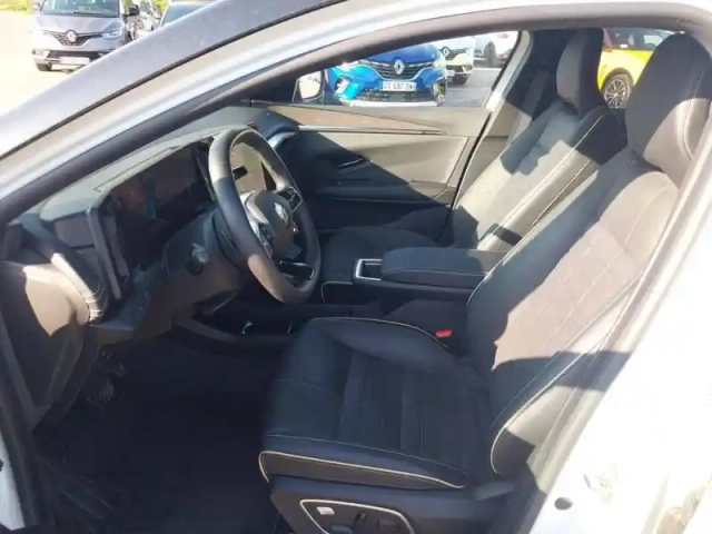 Renault Megane e-tech ev60 220 ch optimum charge — photo 9