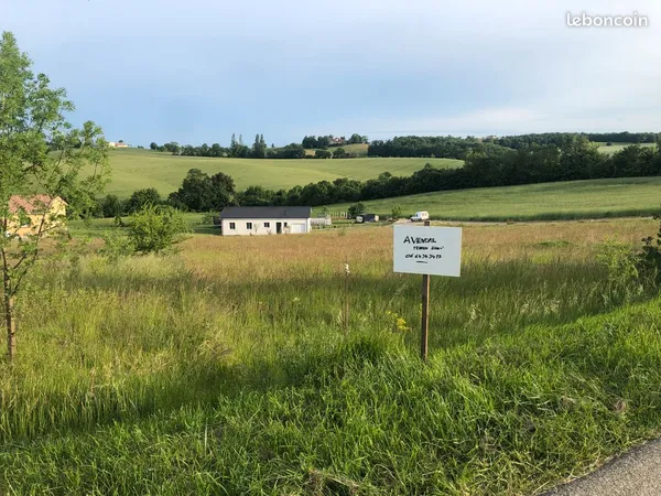 TERRAIN CONSTRUCTIBLE 2500m2