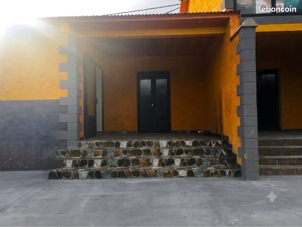 Appartement T3 récent avec vue panoramique à l'entrée de Cilaos