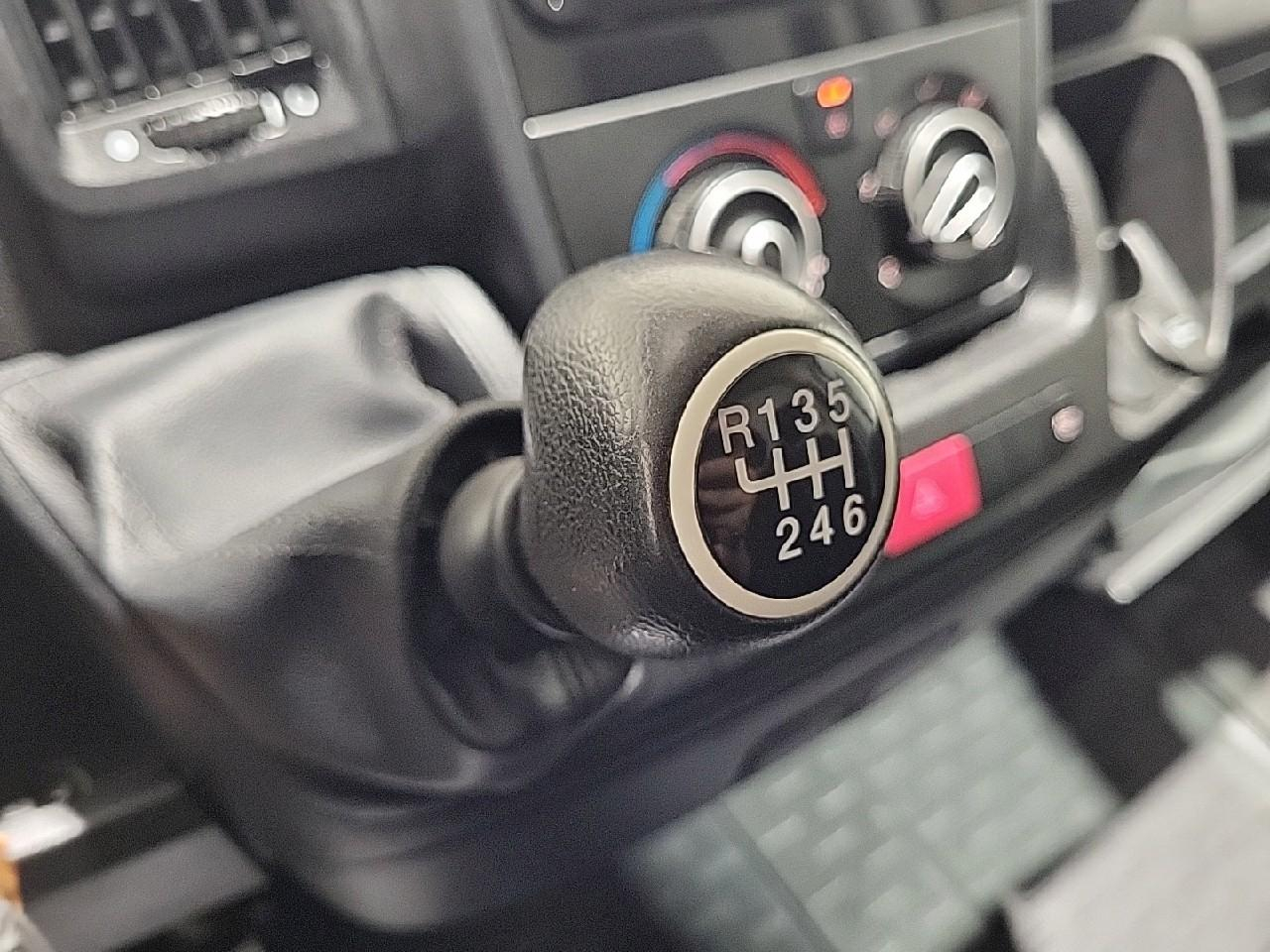 Peugeot Boxer tole 3.3 t l2h2 bluehdi 140 s&s bvm6 — photo 17