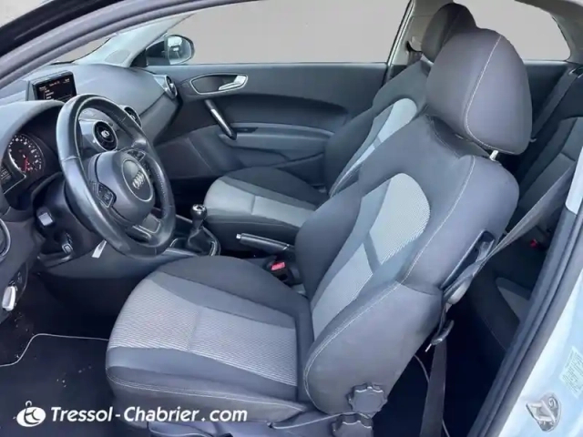 Audi A1 sportback 1.0 tfsi ultra 95 midnight series — photo 9
