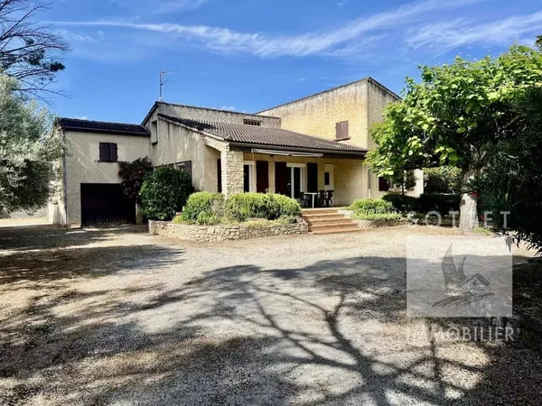 Villa 6 pièces 201 m²