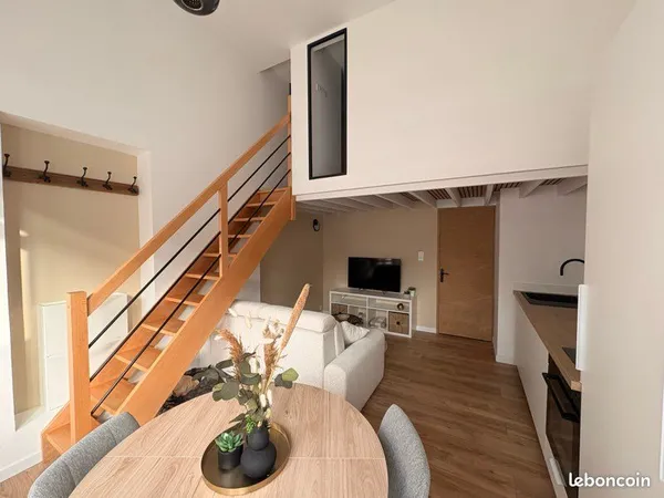 Exclusif - Studio mezzanine rénové - Hyper-centre St-Amand
