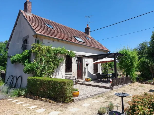 Superbe maison de caractère avec dépendances à Crozant (23)