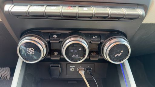 Renault Clio 1.0 TCe 100 ECO-G - Intens – 2021 – 103137 km – Bicarburation essence GPL – Boîte Manuelle — photo 17
