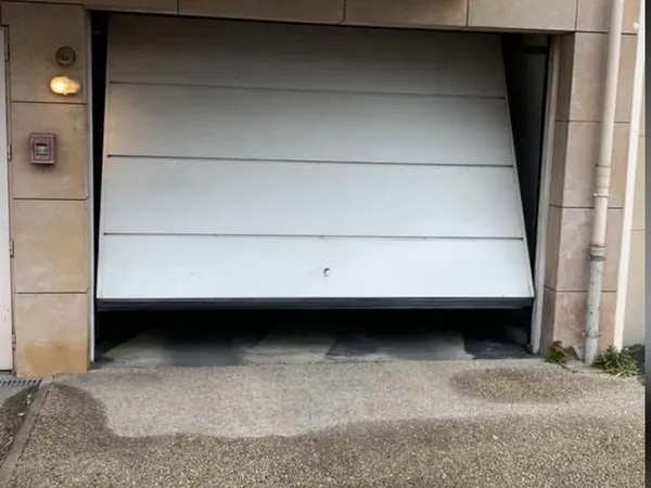 Loue parking souterrain sécurisé 12m² a Sartrouville
