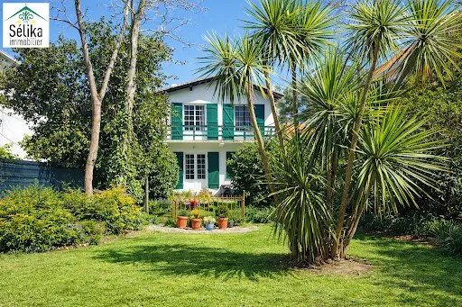 Maison 7 pièces 142 m²