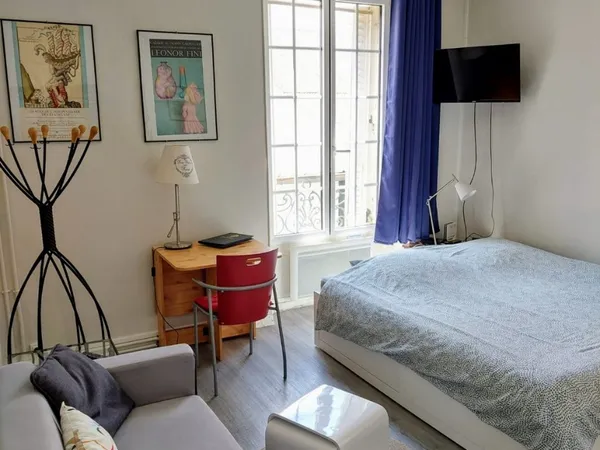 Loue studio 25m² face au Château