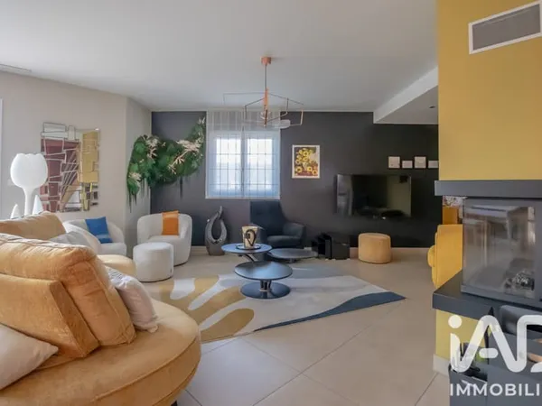 Maison 6 pièces 281 m²