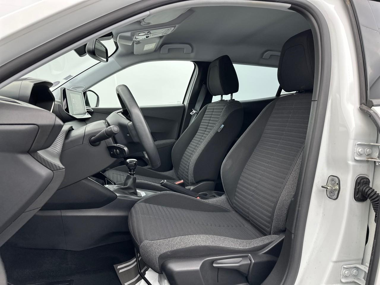 Peugeot 2008 puretech 100 s&s bvm6 style — photo 10