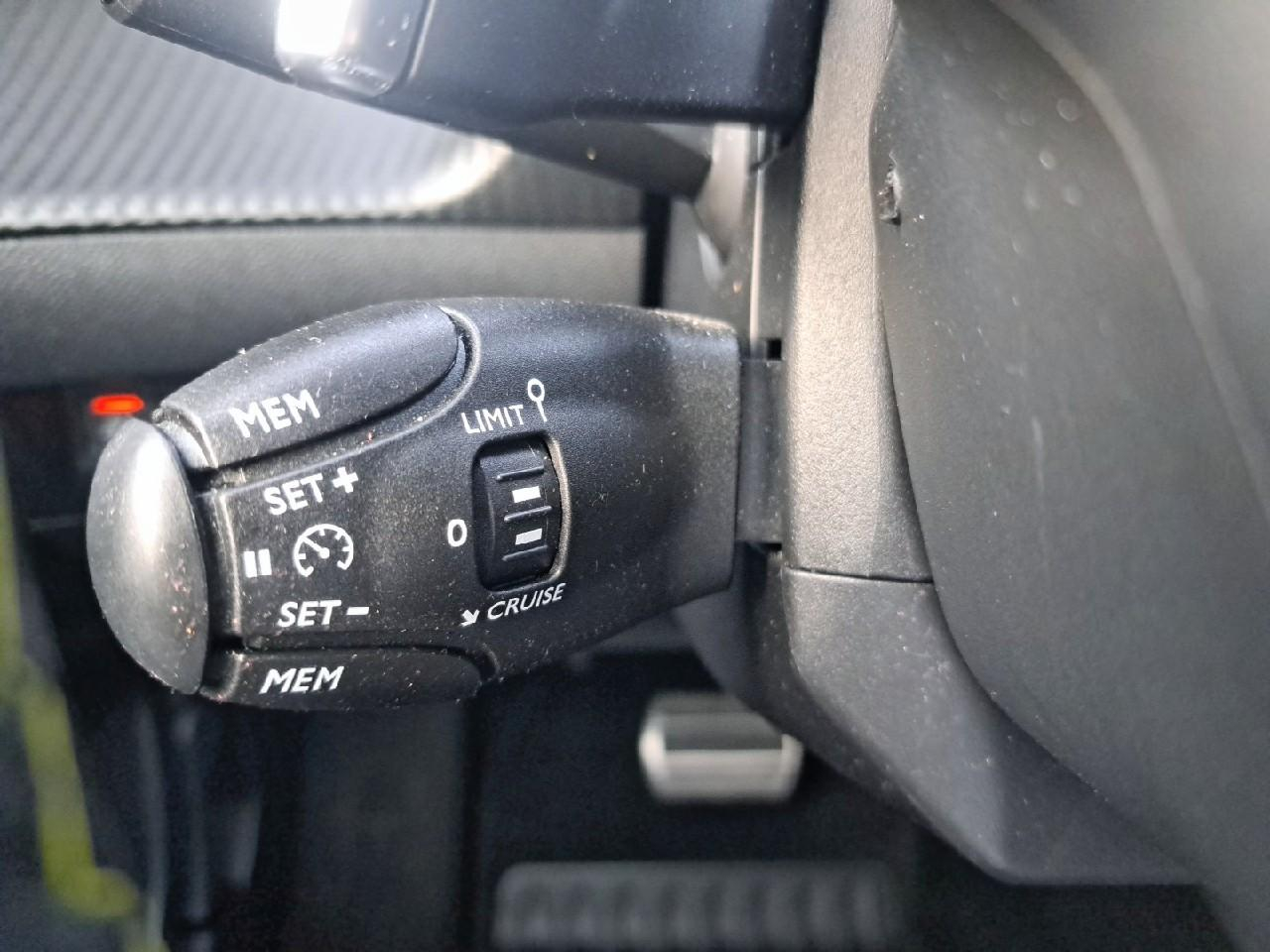 Peugeot 2008 puretech 130 s&s eat8 gt — photo 23